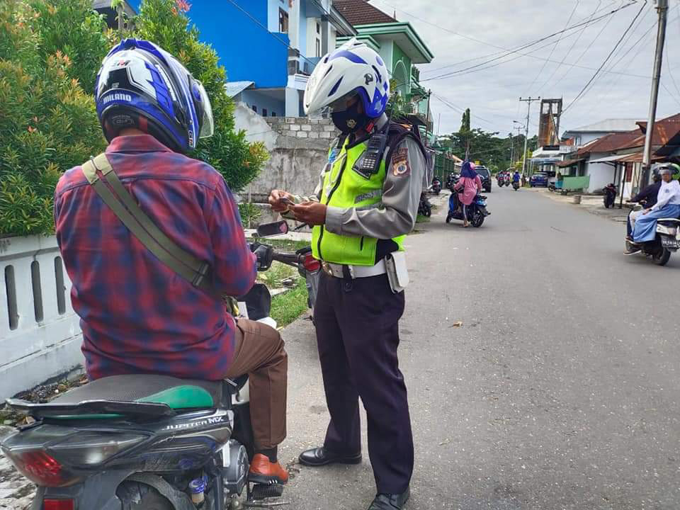 Penindakan Pelanggaran Kasat Mata Dengan Hunting System oleh SatLantas