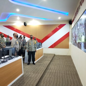 Kapolda Cek Peralatan Command Center