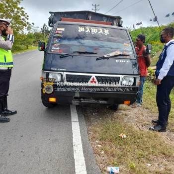 Sat Lantas Polres Kep. Tanimbar bersinergi dengan Dishub Giat Operasi Penertiban angkutan umum