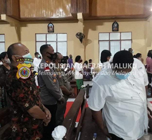 Polsek Tanut amankan Giat Penthabisan Gereja St. Yoseph Lamdesar Timur oleh Uskup Diosis Amboina