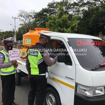 Giat Ops Patuh Siwalima Polres Kep. Tanimbar hari keempat, Satgas Preventif giat Pembagian Masker gratis