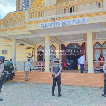 Pastikan aman dan terapkan Prokes, Sat Samapta Polres Kep. Tanimbar Patroli di Gereja