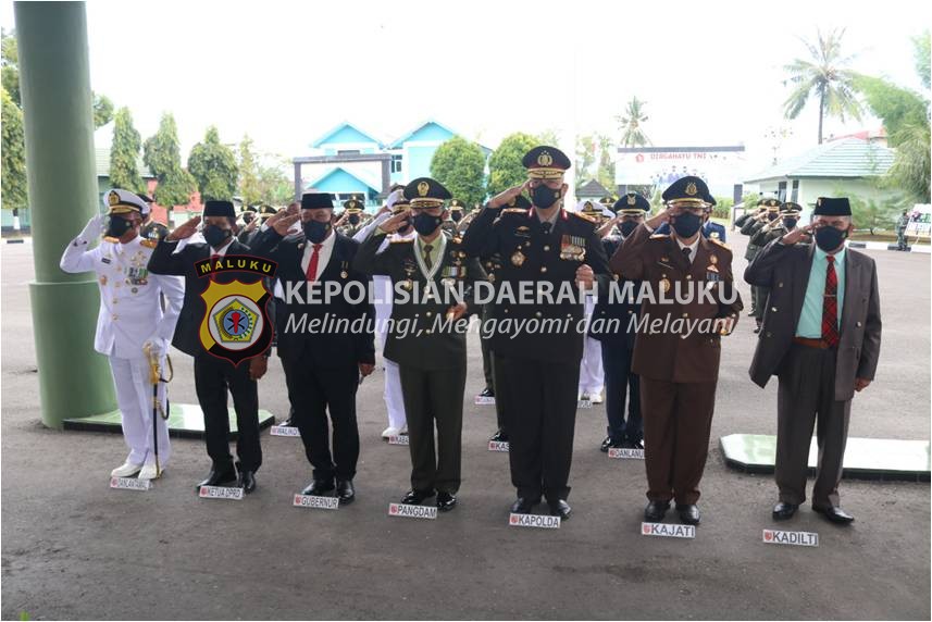 Kapolda Maluku Hadiri Upacara Peringatan HUT TNI ke-76