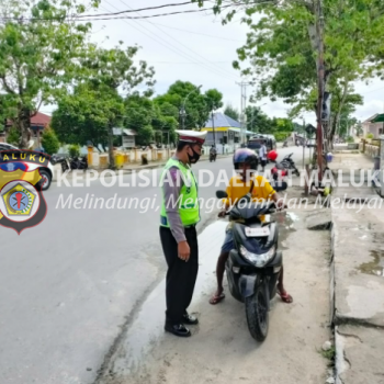 Satuan Lalu Lintas Polres Kepulauan Aru Tertibkan Pngendara Wajib Helm Dan Makser