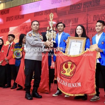 Undip Juara 1 Lomba Debat Hukum, Kadivkum Polri: Jadi Wadah Mahasiswa Sikapi Permasalahan Hukum