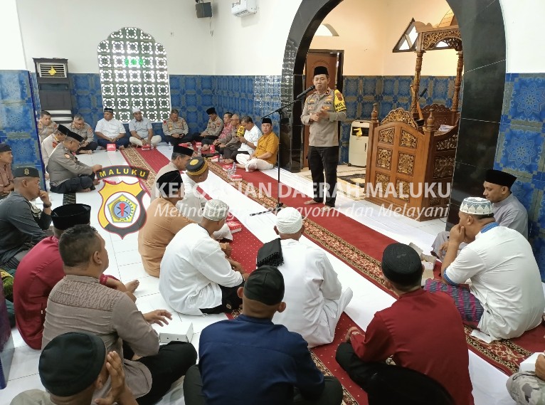 Jumat Curhat di Masjid At'Taqwa, Wakapolda: Tugas Polisi Melayani Masyarakat dengan Ikhlas