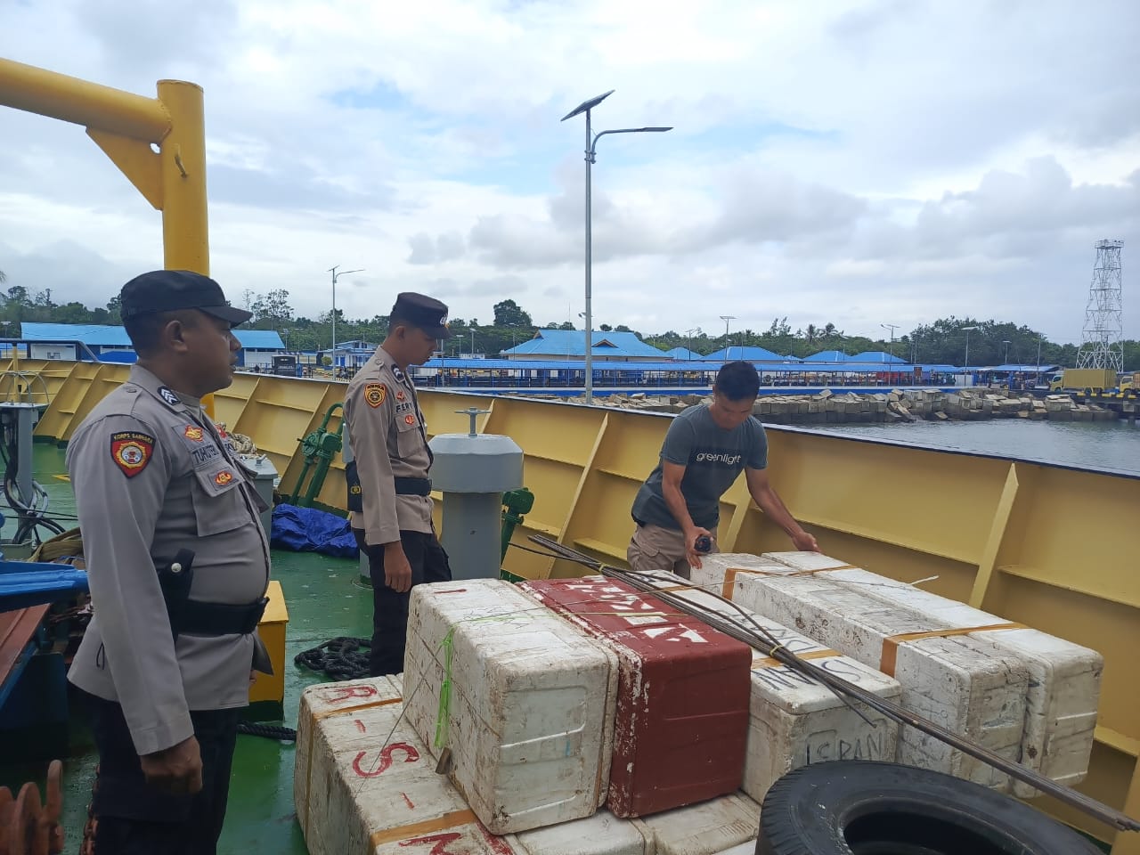 Jelang Pilkada, Polres SBT Perketat Pengamanan Pelabuhan, Antisipasi Miras