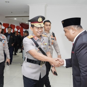 Hadiri Pelantikan Anggota DPRD Maluku 2024 - 2029, Wakapolda: Selamat dan Semoga Amanah