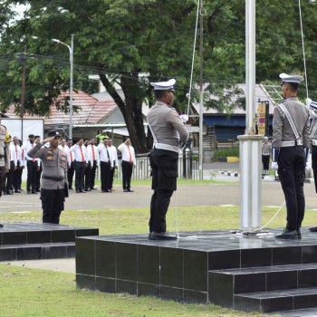 Wakapolres SBT Pimpin Upacara Hari Kesadaran Nasional