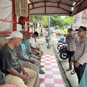 Temui Warga di Sejumlah Wilayah di Ambon Polda Maluku Sampaikan Pesan Kamtibmas Dukung Pilkada Damai