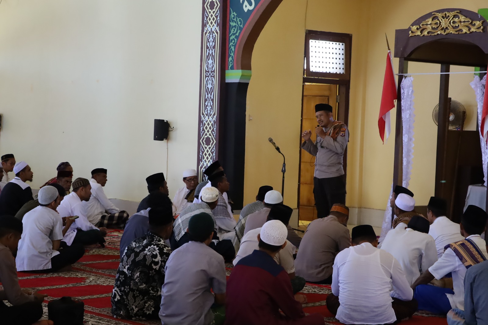 Polres Buru Selatan Gelar Cooling System di Masjid Jami Desa Lektama