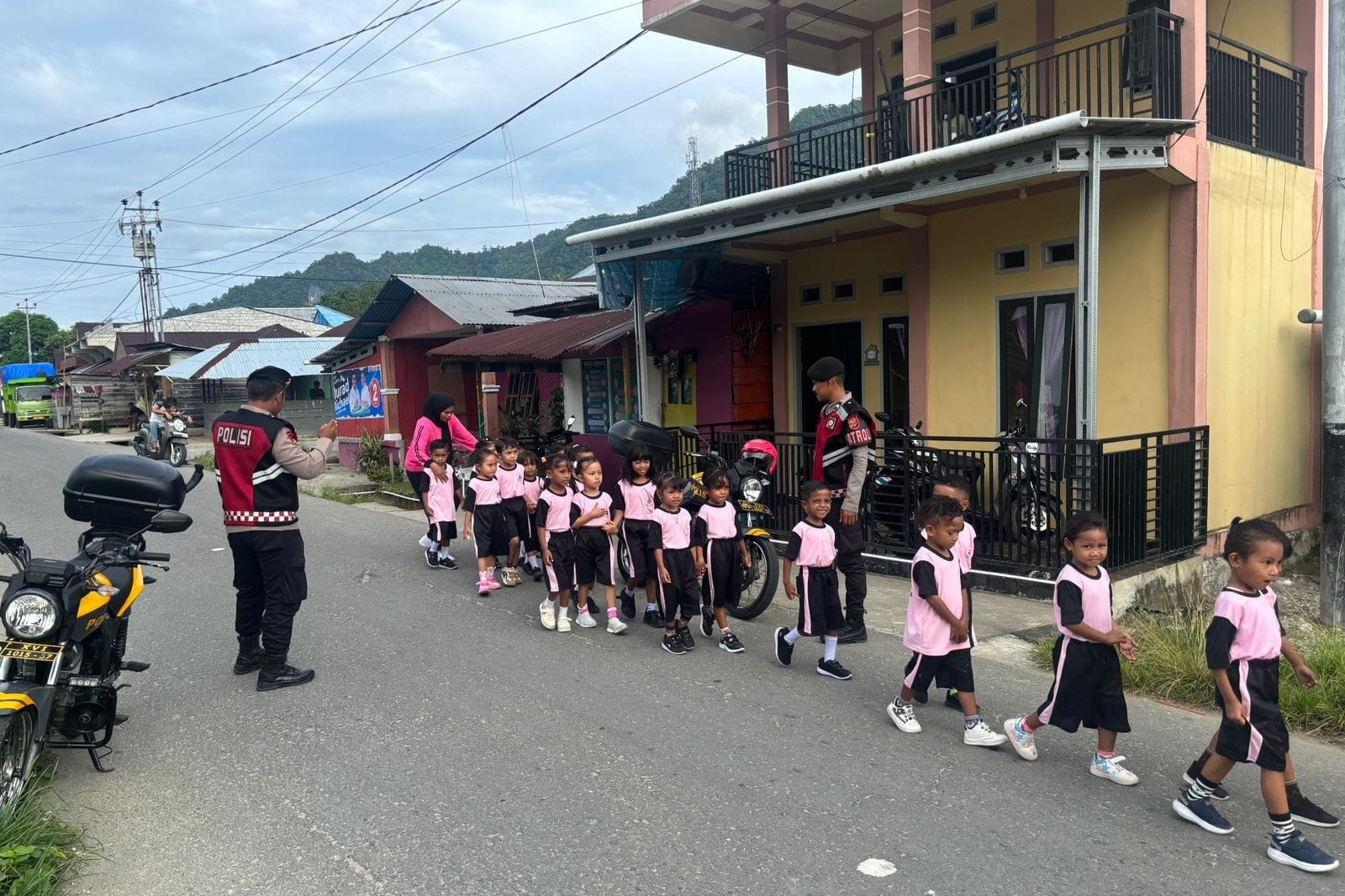 Sat Samapta Polres Buru Selatan Lakukan Gatur, Jaga Situasi Aman dalam Tahapan Pilkada 2024