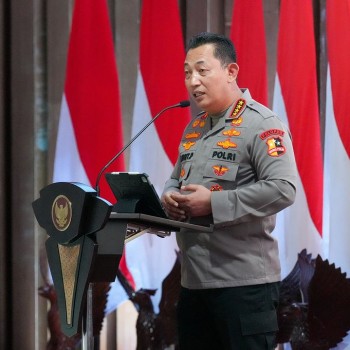 Kapolri Isi Materi Pemberantasan Korupsi di Retreat Kabinet Merah Putih