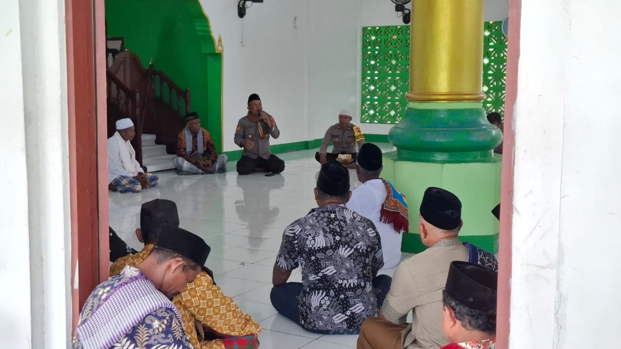 Cegah Paham Terorisme, Radikalisme dan Intoleransi, Humas Polres Buru Selatan Memberikan Himbauan Kepada Masyarakat Diwilayah Kabupaten Buru Selatan