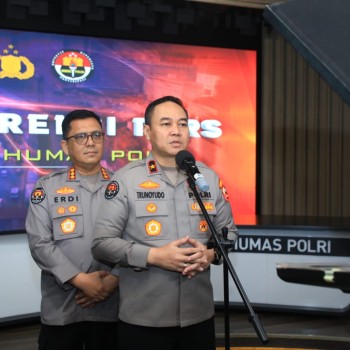 Densus 88 AT Polri Tangkap Tiga Terduga Teroris Anshor Daulah Jateng