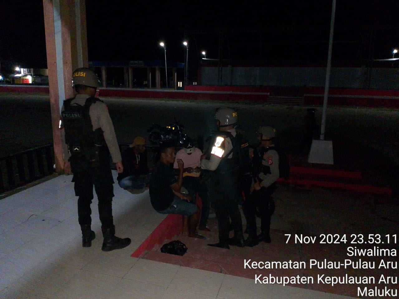 Laksanakan Patroli Malam Hari Satuan Samapta Ciptakan Situasi Kondusif Di Kota Dobo.