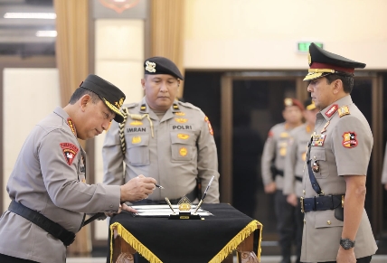 Kapolri Resmi Lantik Komjen Ahmad Dofiri Sebagai Wakapolri yang baru