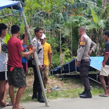 Bhabinkamtibmas Negeri Kaitetu Laksanakan Sambang dan Himbauan Kamtibmas di Kecamatan Leihitu