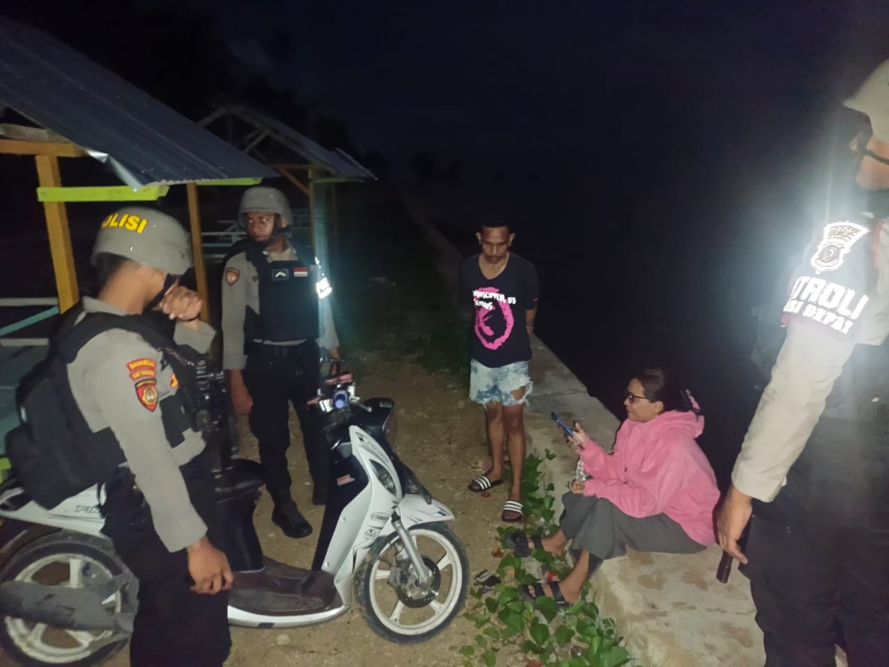 Patroli Malam Hari Terus Di Lakukan Demi menjaga Situasi Aman Dan Kondusif.