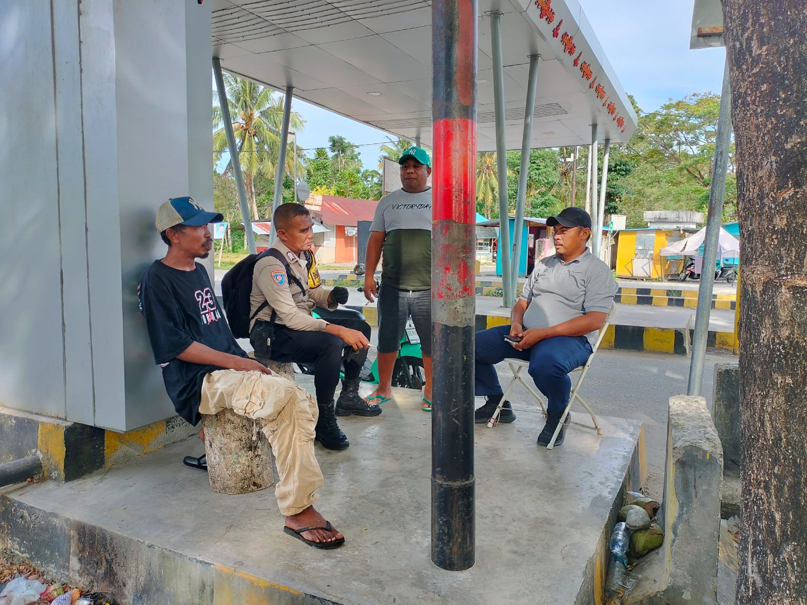 Bhabinkamtibmas Negeri Liang Laksanakan Giat DDS Bersama Tukang Ojek