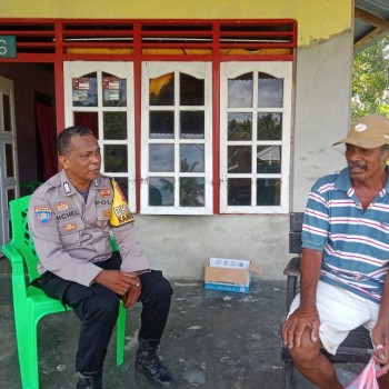 Bhabinkamtibmas Polsek Waipia Laksanakan Sambang